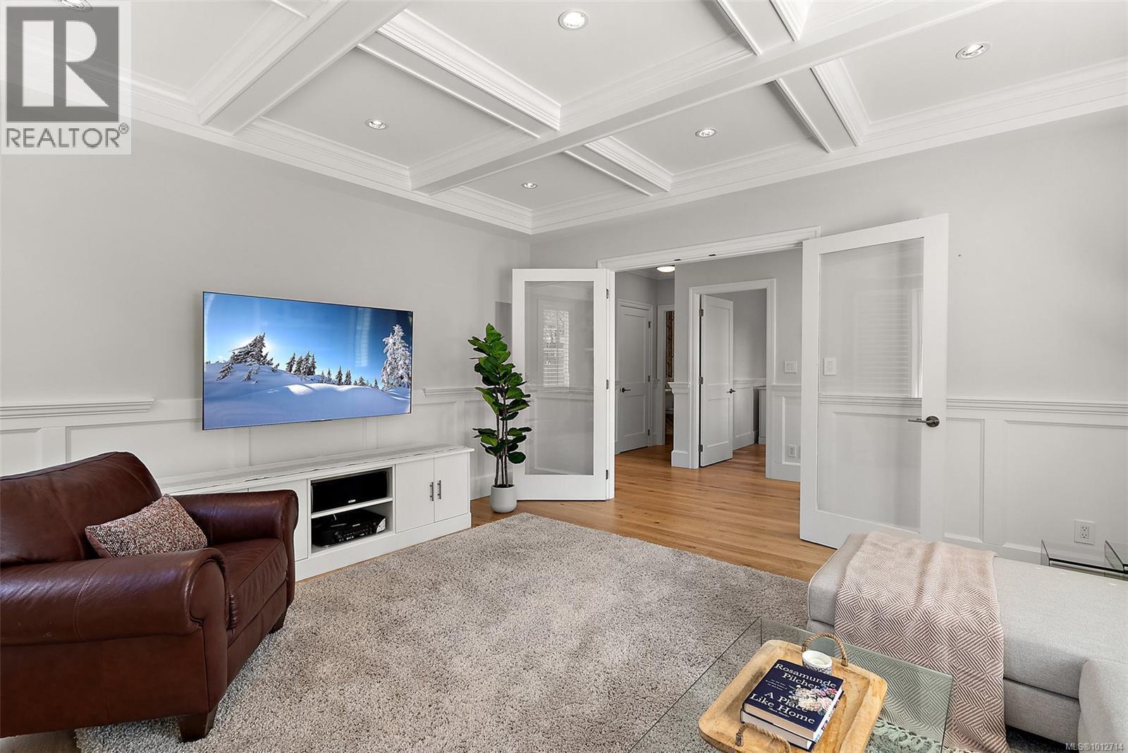 OAK BAY, British Columbia, V8S 2W2, CA, 3 Bedrooms Bedrooms, ,3 BathroomsBathrooms,Residential,For Sale,1949531