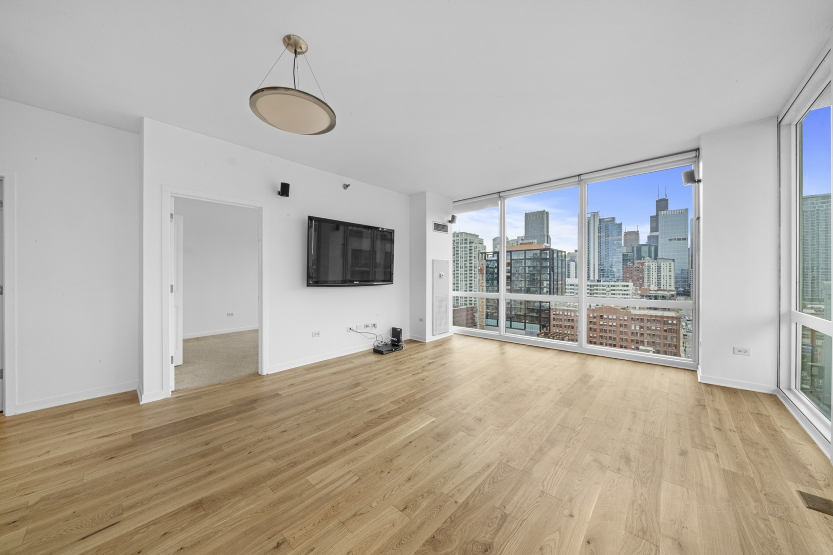 Chicago, Illinois, 60654, United States, 2 Bedrooms Bedrooms, ,2 BathroomsBathrooms,Residential,For Sale,2023222
