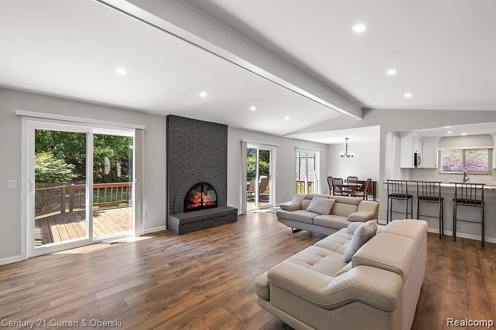 Livonia, Michigan, 48152, United States, 3 Bedrooms Bedrooms, ,3 BathroomsBathrooms,Residential,For Sale,1980110