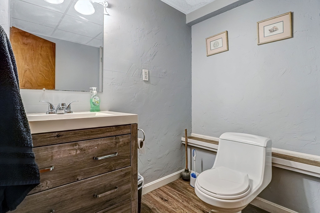 Southbridge, Massachusetts, 01550, United States, 3 Bedrooms Bedrooms, ,3 BathroomsBathrooms,Residential,For Sale,1930417