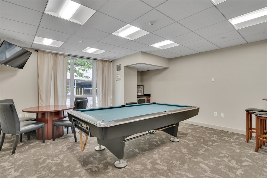 Medford, Massachusetts, 02155, United States, 2 Bedrooms Bedrooms, ,2 BathroomsBathrooms,Residential,For Sale,1940051