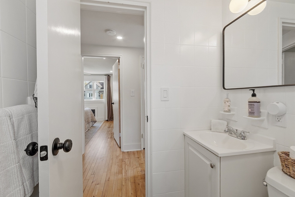 Peabody, Massachusetts, 01960, United States, 4 Bedrooms Bedrooms, ,1 BathroomBathrooms,Residential,For Sale,1990293