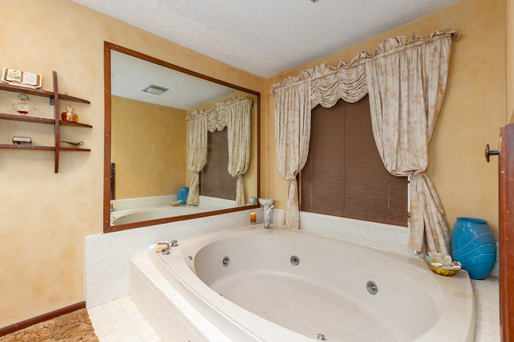 Pineland, Texas, 75968, United States, 4 Bedrooms Bedrooms, ,5 BathroomsBathrooms,Residential,For Sale,1983137