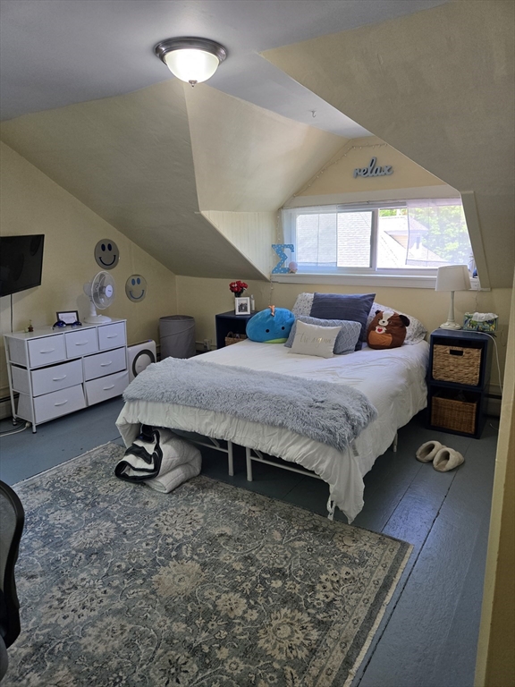 Amherst, Massachusetts, 01002, United States, 5 Bedrooms Bedrooms, ,2 BathroomsBathrooms,Residential,For Sale,1979386