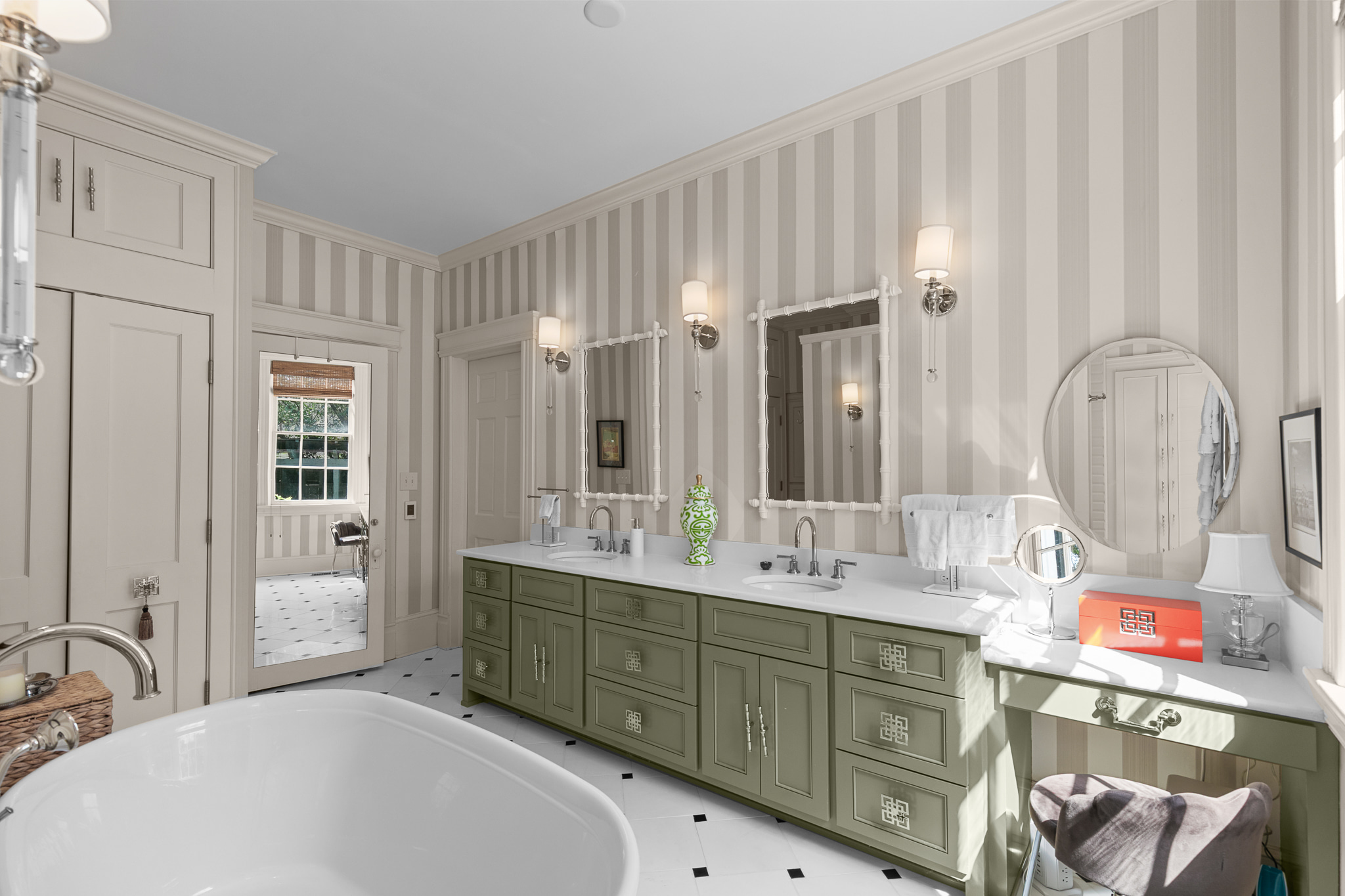  318 North Churton Street, Hillsborough, NC 27278 - 物件實景