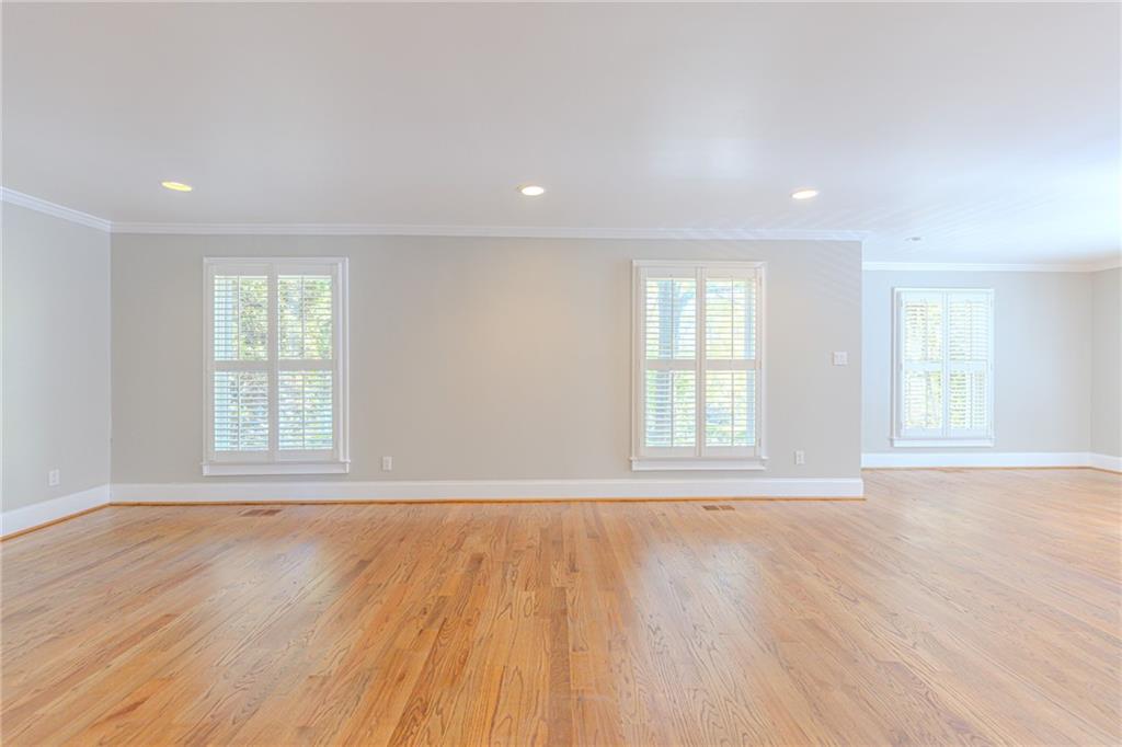 Atlanta, Georgia, 30350, United States, 5 Bedrooms Bedrooms, ,5 BathroomsBathrooms,Residential,For Sale,1987356