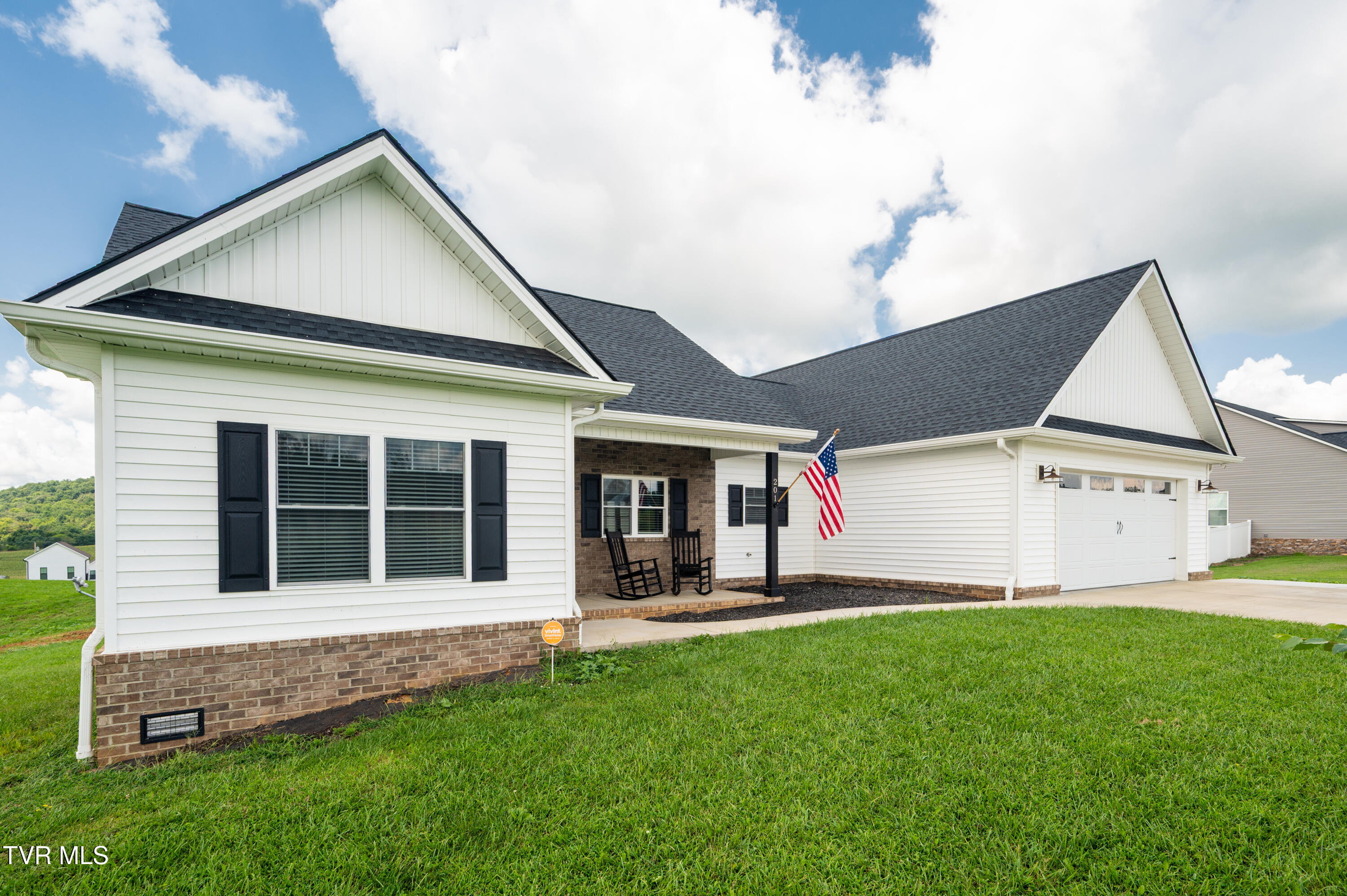 Jonesborough, Tennessee, 37659, United States, 3 Bedrooms Bedrooms, ,2 BathroomsBathrooms,Residential,For Sale,1979321