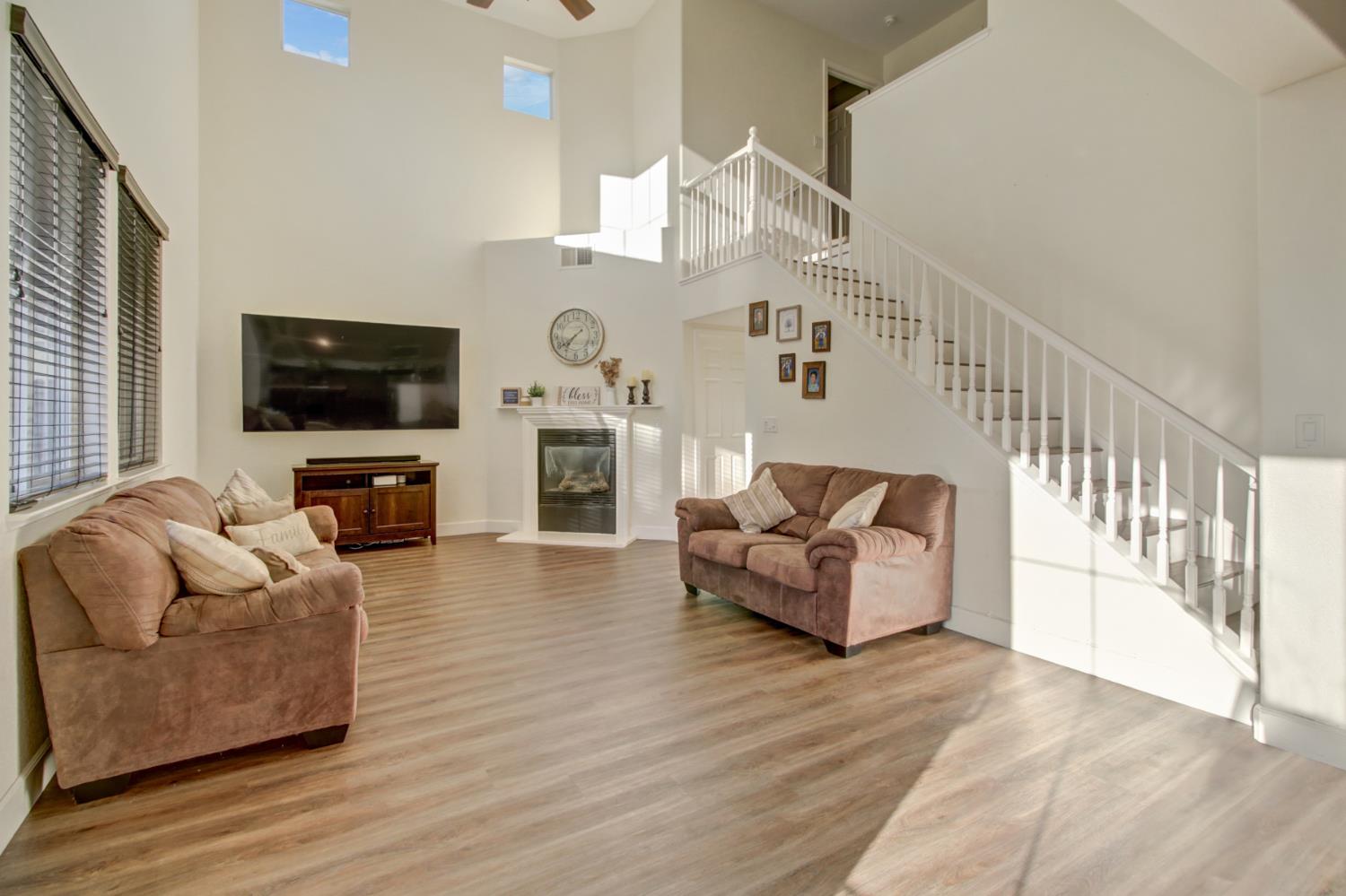 Lincoln, California, 95648, United States, 4 Bedrooms Bedrooms, ,3 BathroomsBathrooms,Residential,For Sale,1991044