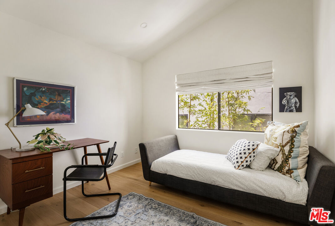 Los Angeles, California, 90025, United States, 3 Bedrooms Bedrooms, ,3 BathroomsBathrooms,Residential,For Sale,1987616