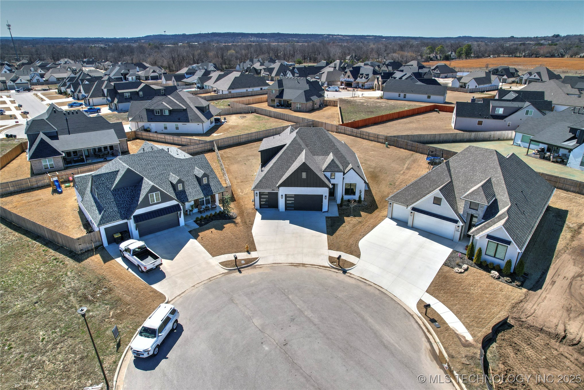 Bixby, Oklahoma, 74008, United States, 4 Bedrooms Bedrooms, ,4 BathroomsBathrooms,Residential,For Sale,1827435