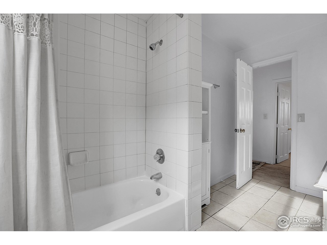 Boulder, Colorado, 80302, United States, 3 Bedrooms Bedrooms, ,2 BathroomsBathrooms,Residential,For Sale,2001011