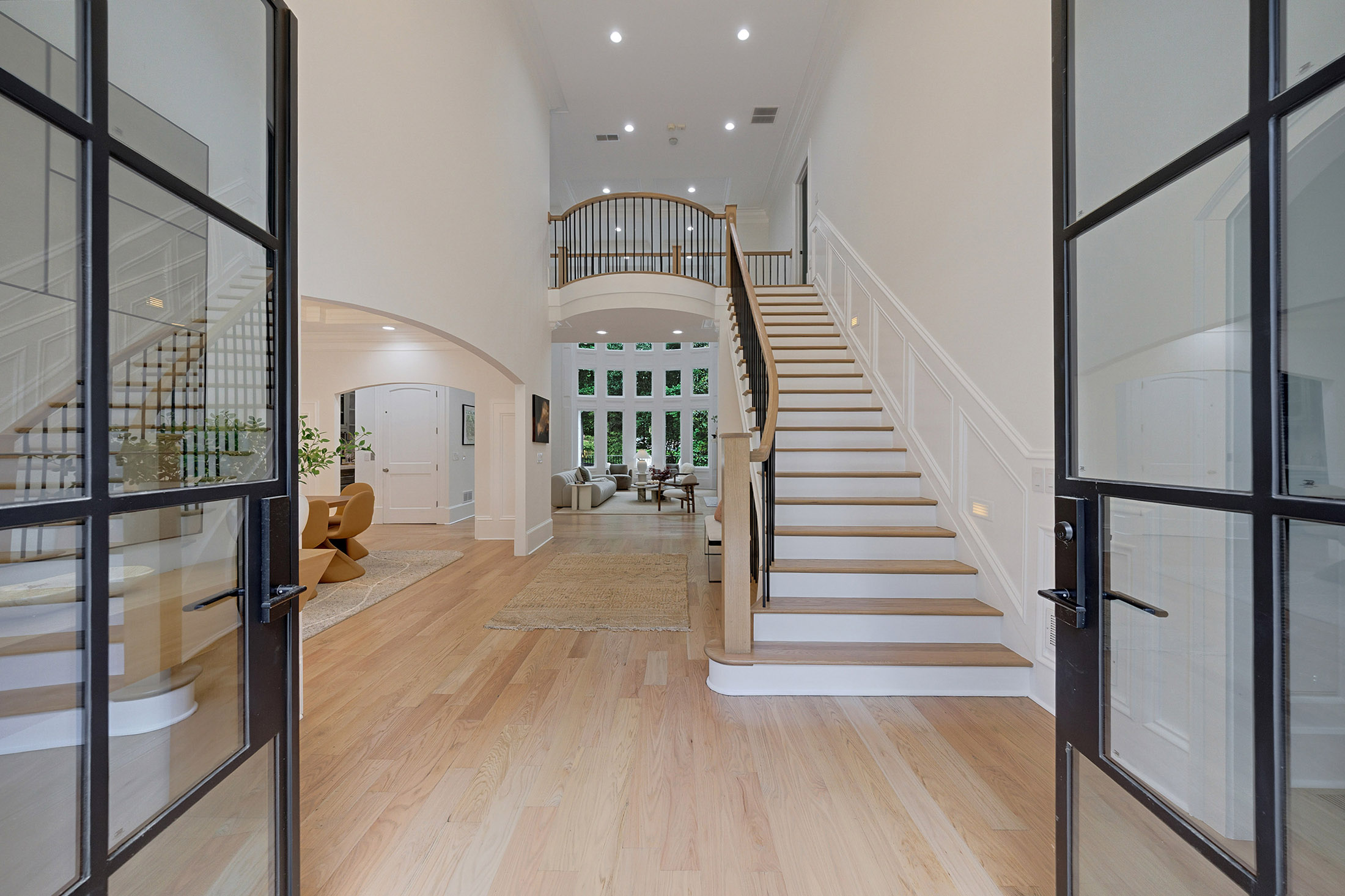  Exceptional Estate Combines Modern Luxury and Timeless Elegance - 物件實景