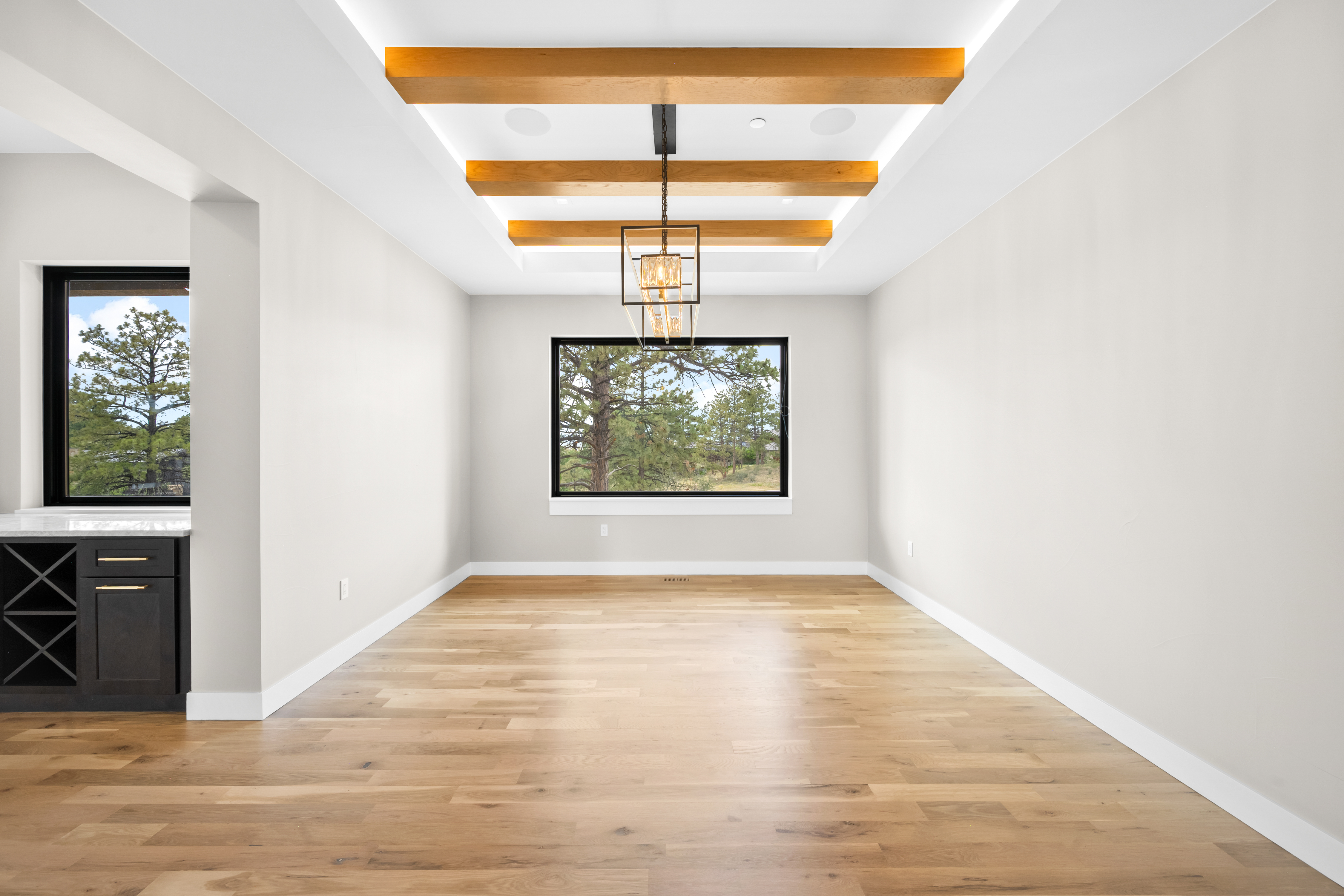  JUST FINISHED THIS YEAR Beautiful mountain estate- 10,521 finished square feet - 物件實景