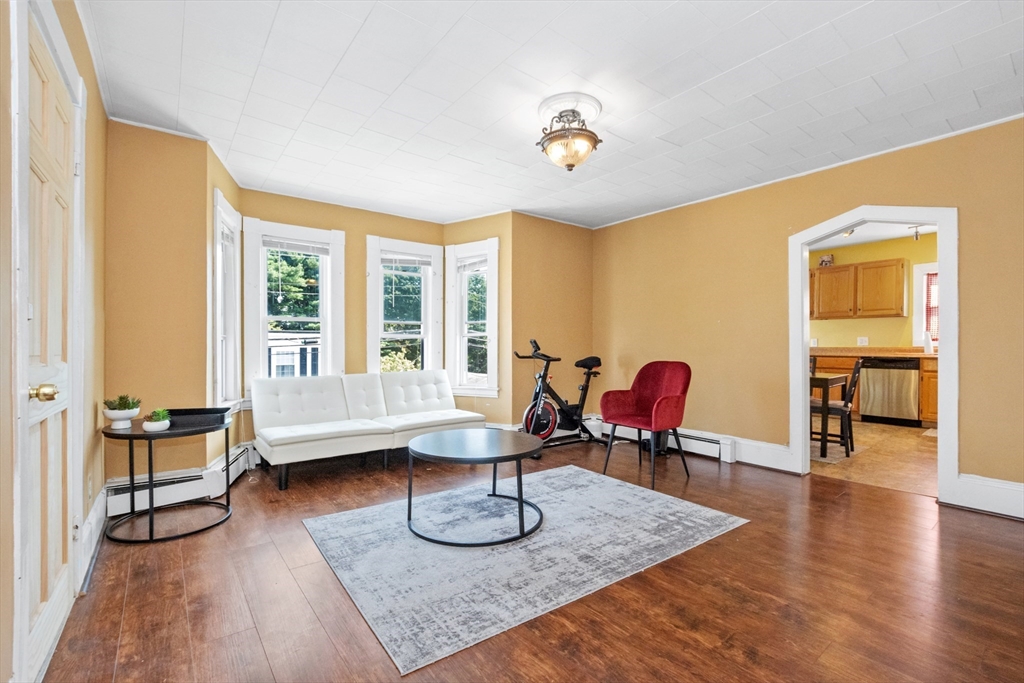 Quincy, Massachusetts, 02169, United States, 4 Bedrooms Bedrooms, ,2 BathroomsBathrooms,Residential,For Sale,1919817