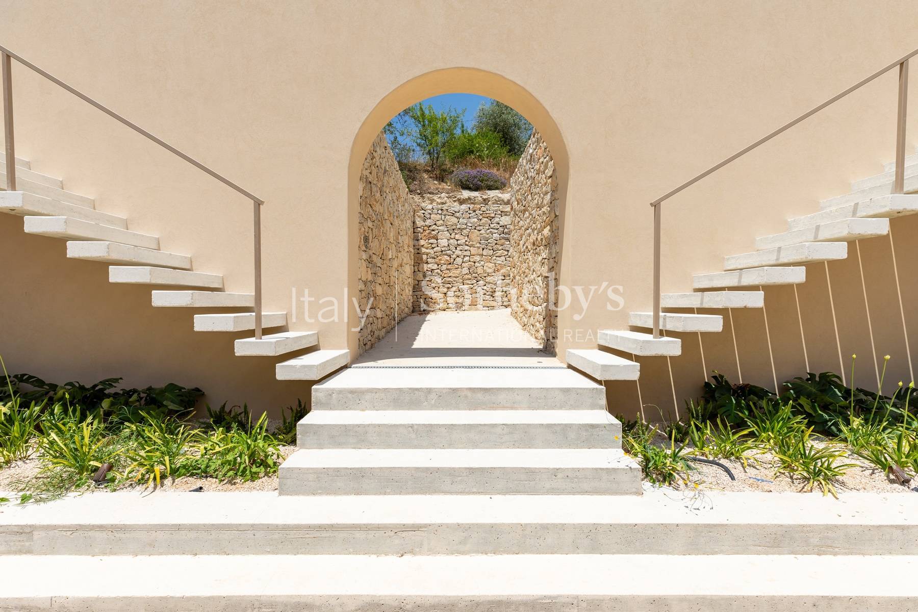  Designer villa with pool in the Noto countryside - 物件實景