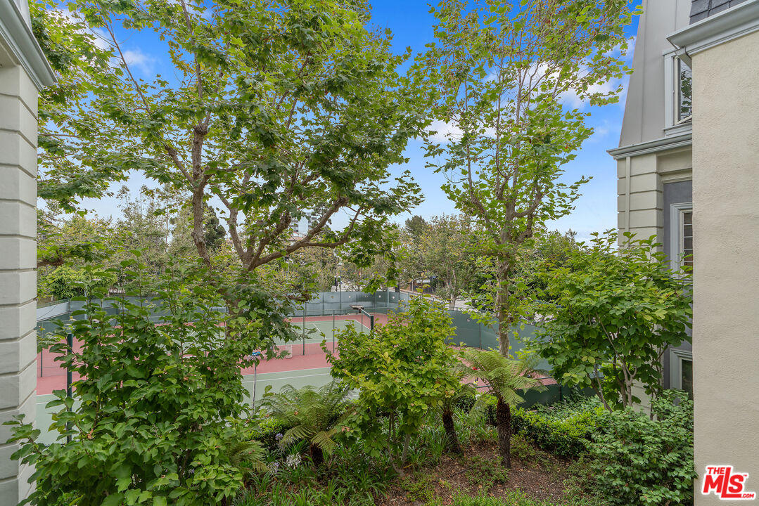 Los Angeles, California, 90067, United States, 2 Bedrooms Bedrooms, ,3 BathroomsBathrooms,Residential,For Sale,1901982