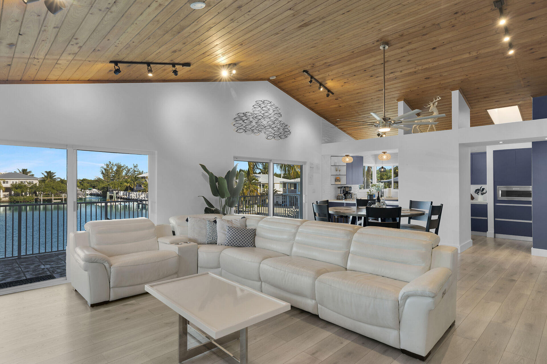 MARATHON, Florida, 33050, United States, 4 Bedrooms Bedrooms, ,3 BathroomsBathrooms,Residential,For Sale,1996240