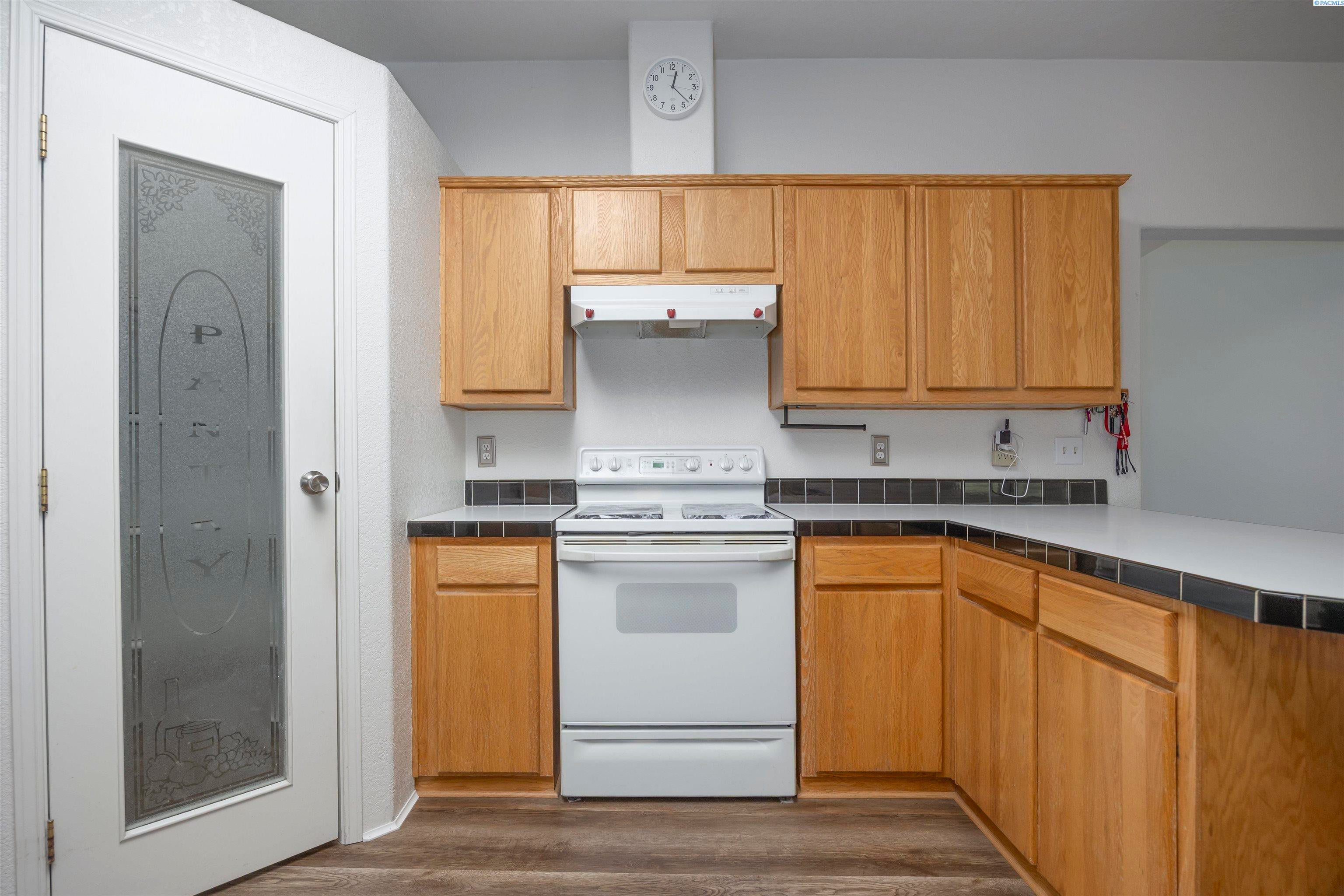 Benton City, Washington, 99320, United States, 3 Bedrooms Bedrooms, ,2 BathroomsBathrooms,Residential,For Sale,1983033