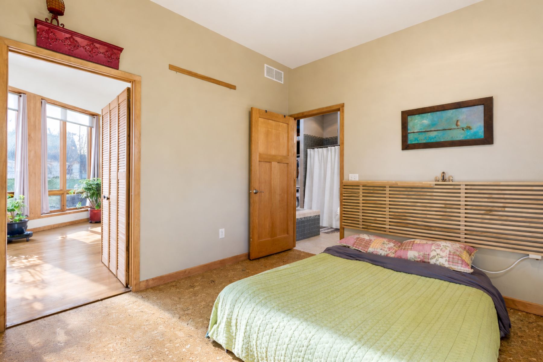  Unique Mid-Century Modern Retreat in a Private Wooded Setting - 物件實景