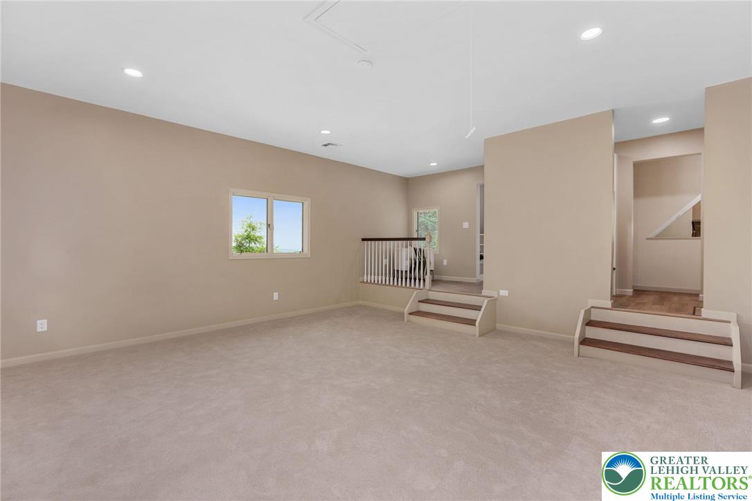 Washington Twp, Pennsylvania, 18080, United States, 3 Bedrooms Bedrooms, ,3 BathroomsBathrooms,Residential,For Sale,1984610