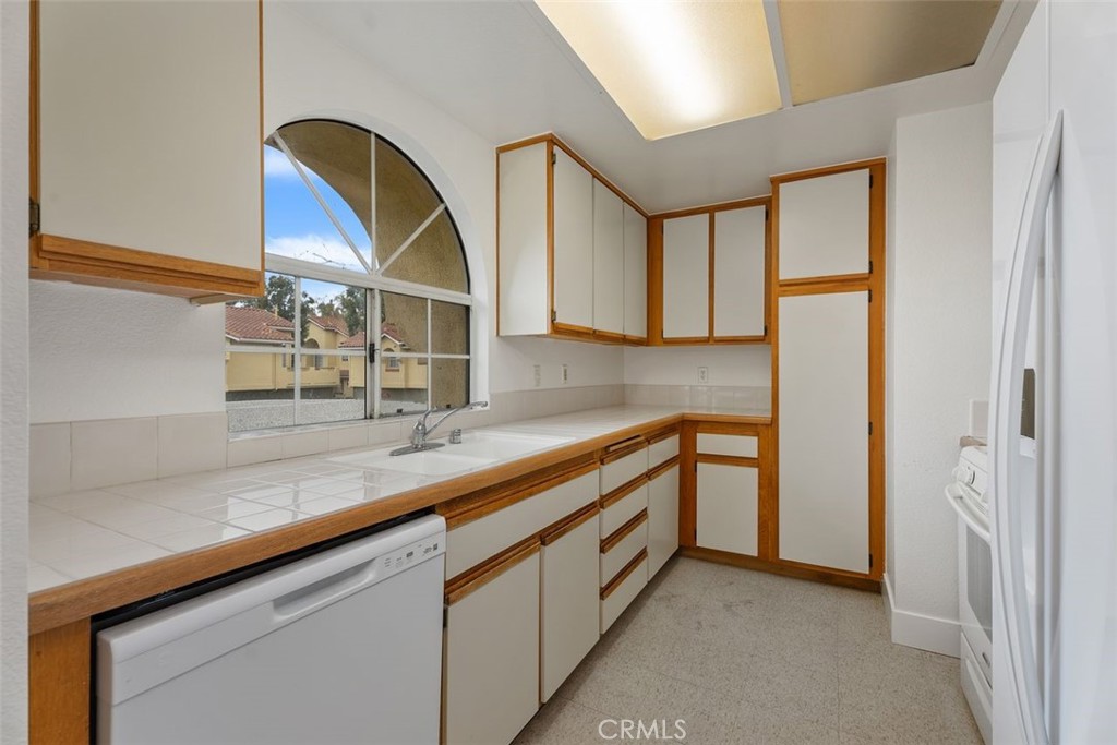 Irvine, California, 92614, United States, 2 Bedrooms Bedrooms, ,2 BathroomsBathrooms,Residential,For Sale,1901676