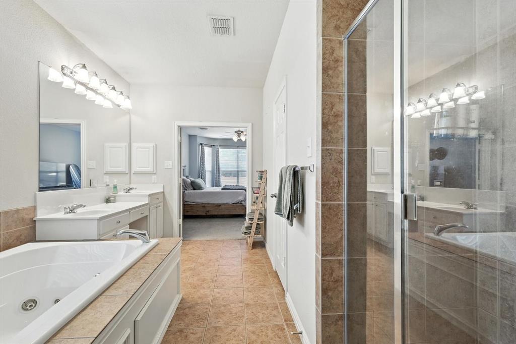 Grand Prairie, Texas, 75054, United States, 4 Bedrooms Bedrooms, ,4 BathroomsBathrooms,Residential,For Sale,1925878