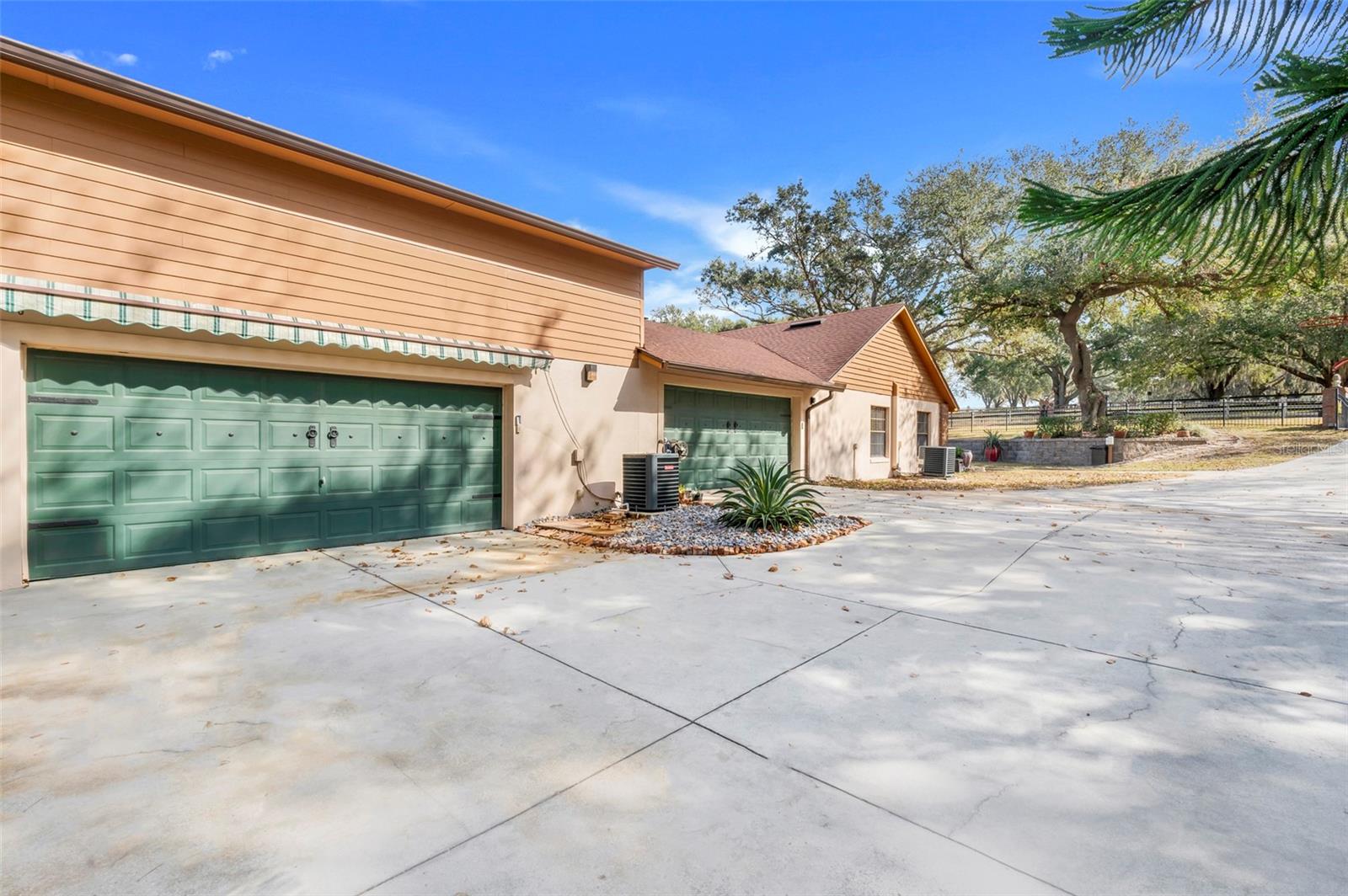 GROVELAND, Florida, 34736, United States, 4 Bedrooms Bedrooms, ,4 BathroomsBathrooms,Residential,For Sale,1695910