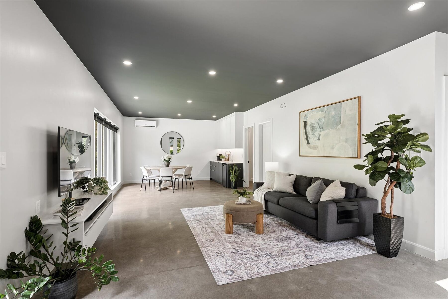  Serene, Elegant Home - 物件實景