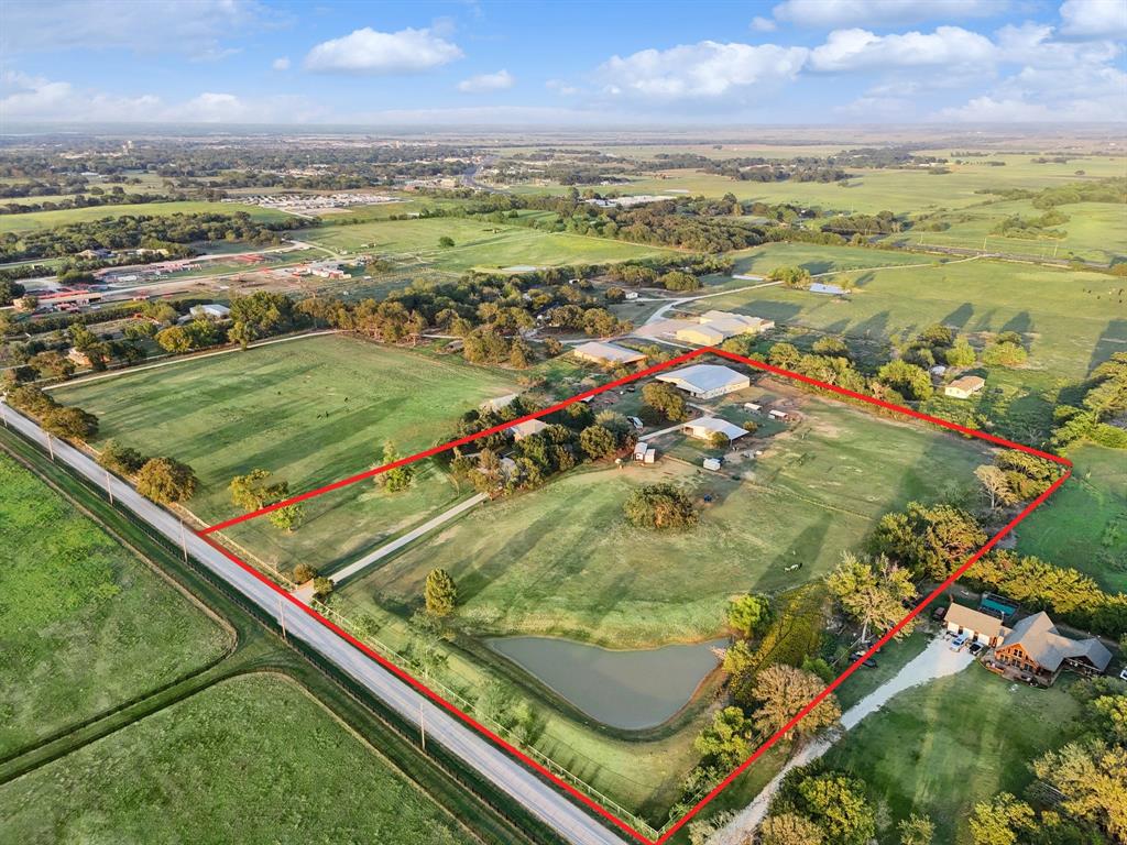 Pilot Point, Texas, 76258, United States, 4 Bedrooms Bedrooms, ,4 BathroomsBathrooms,Residential,For Sale,1974157