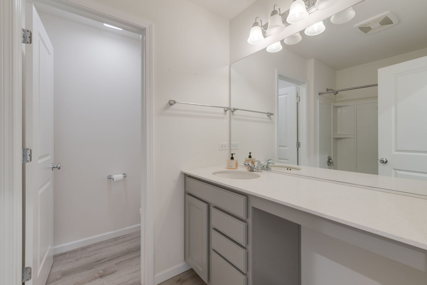 Algonquin, Illinois, 60102, United States, 3 Bedrooms Bedrooms, ,3 BathroomsBathrooms,Residential,For Sale,1962567