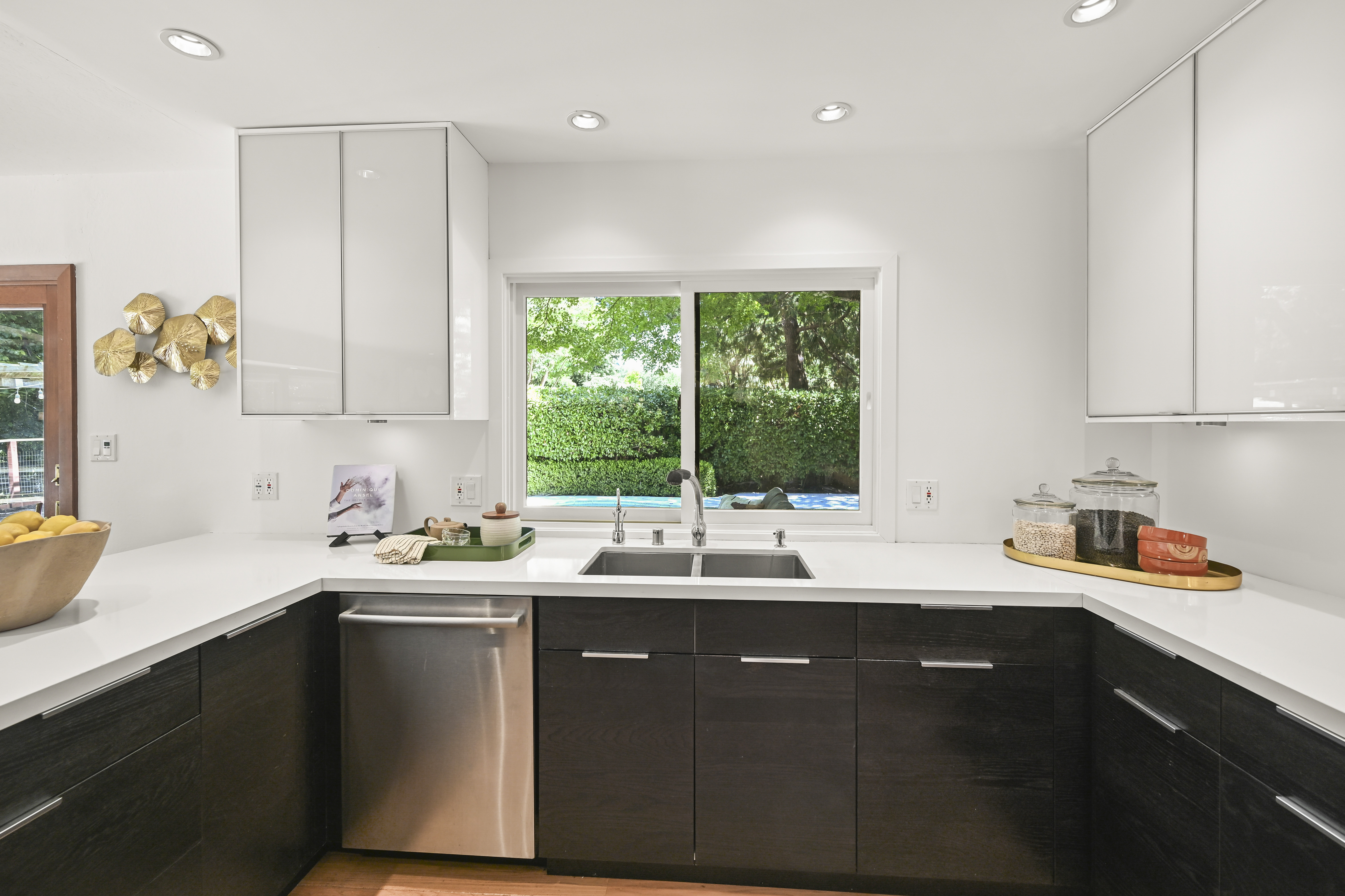  Exceptional Creekside Home in Desirable Saranap - 物件實景
