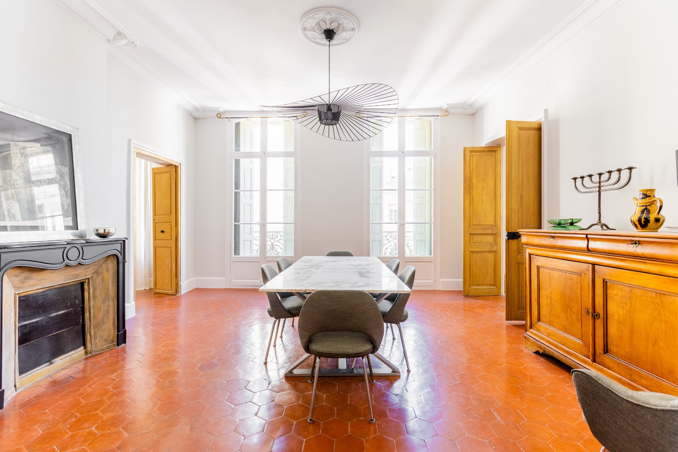  TOWN CENTRE: BEAUTIFUL RENOVATED PERIOD APARTMENT - 物件實景