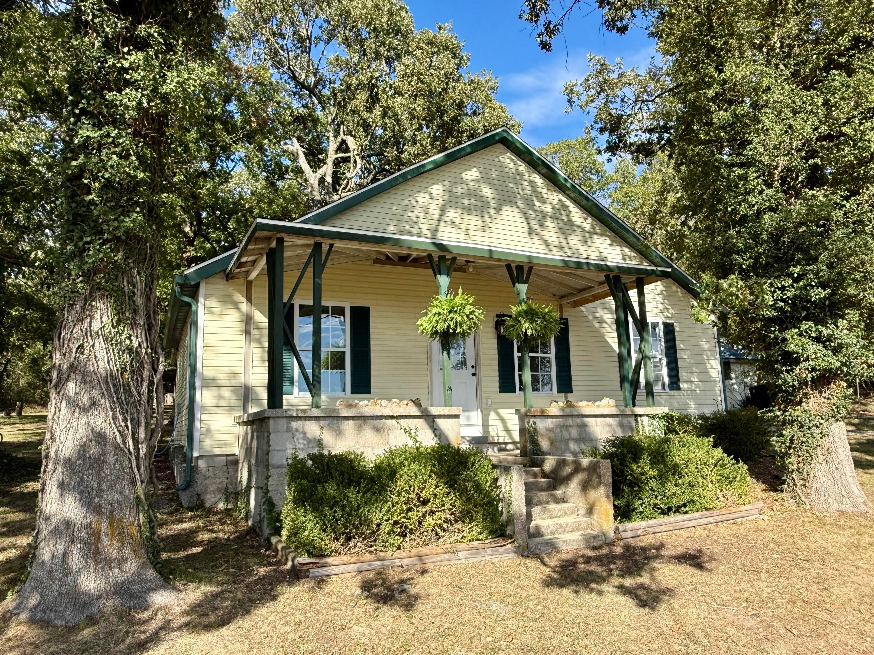 Farm Road 194 , Billings, MO 65610