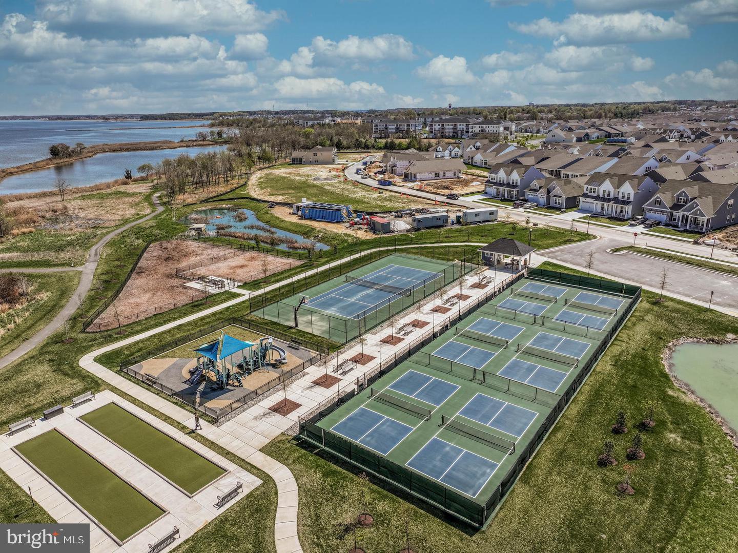 Chester, Maryland, 21619, United States, 2 Bedrooms Bedrooms, ,3 BathroomsBathrooms,Residential,For Sale,1968949