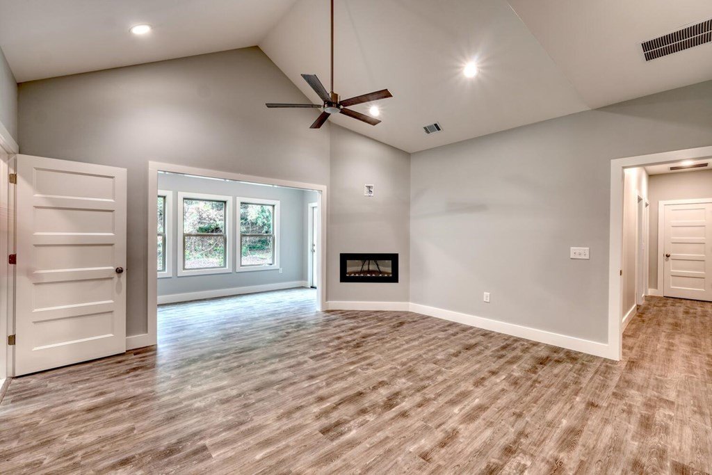 Hiawassee, Georgia, 30546, United States, 3 Bedrooms Bedrooms, ,3 BathroomsBathrooms,Residential,For Sale,1982647