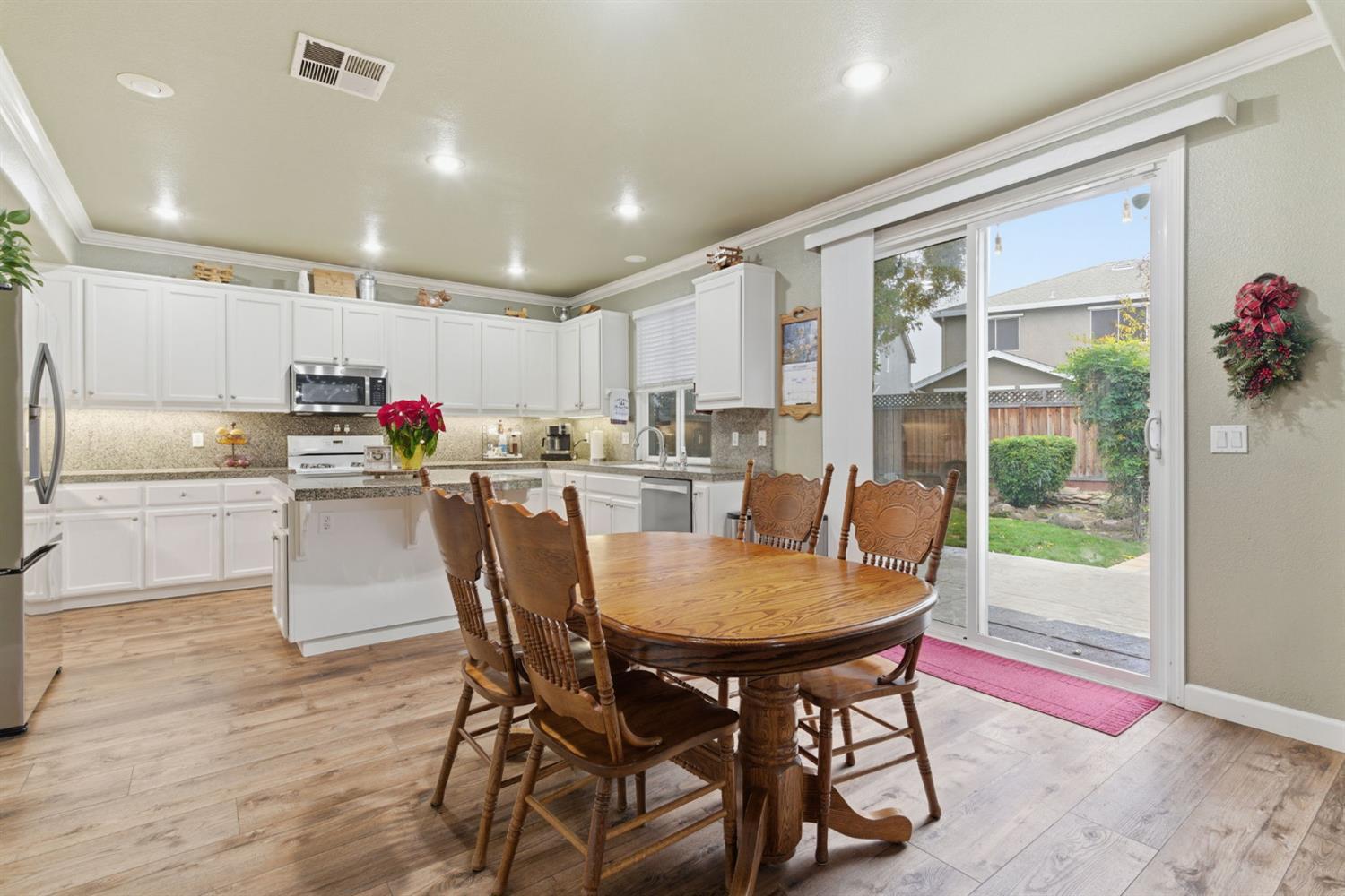 Tracy, California, 95377, United States, 5 Bedrooms Bedrooms, ,3 BathroomsBathrooms,Residential,For Sale,2005564