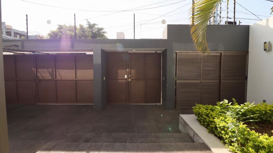 Gral Manuel de la Pe?a y Pe?a, Morelia, Michoacán de Ocampo, 58260, Mexico, 3 Bedrooms Bedrooms, ,3 BathroomsBathrooms,Residential,For Sale,Gral Manuel de la Pe?a y Pe?a,1548777