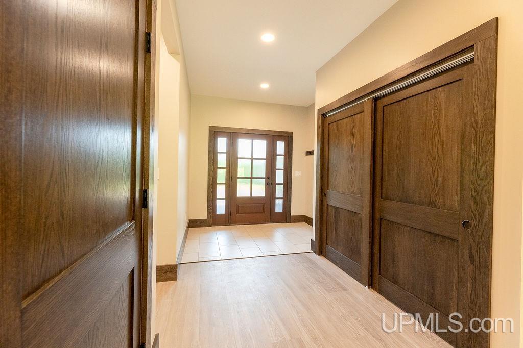 Houghton, Michigan, 49931, United States, 3 Bedrooms Bedrooms, ,3 BathroomsBathrooms,Residential,For Sale,1826025