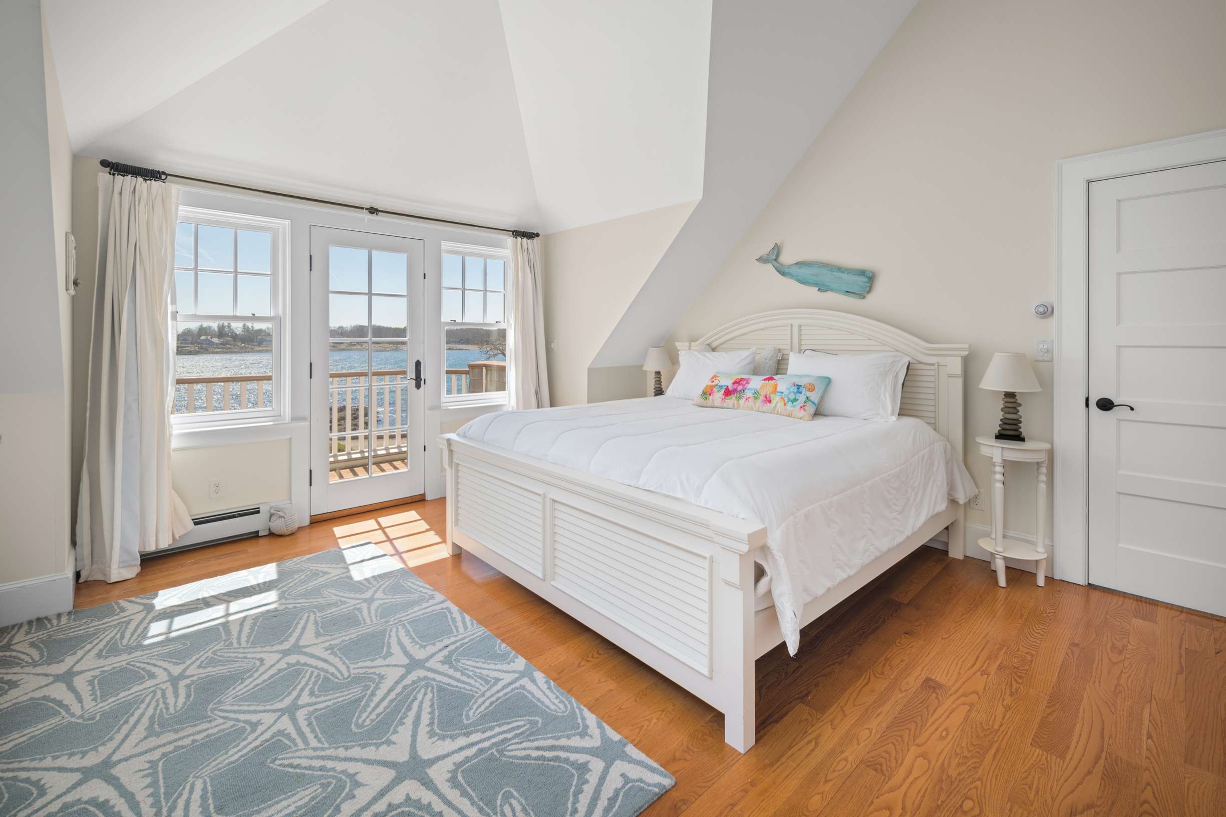  Oceanfront Compound - Main House + Two, 1 Bedroom Cottages in Cape Neddick - 物件實景