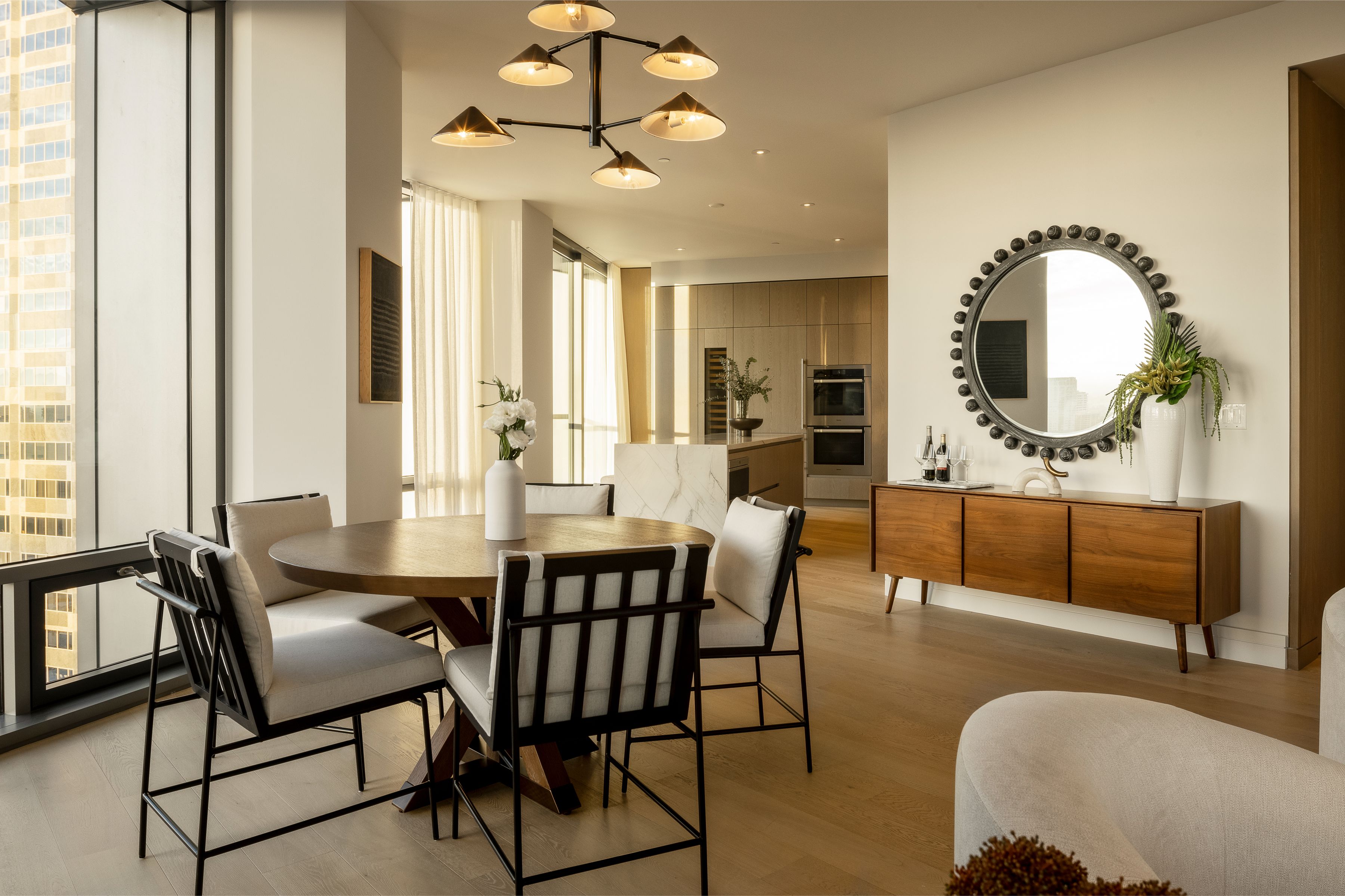  211 W Elm Ct - 物件實景