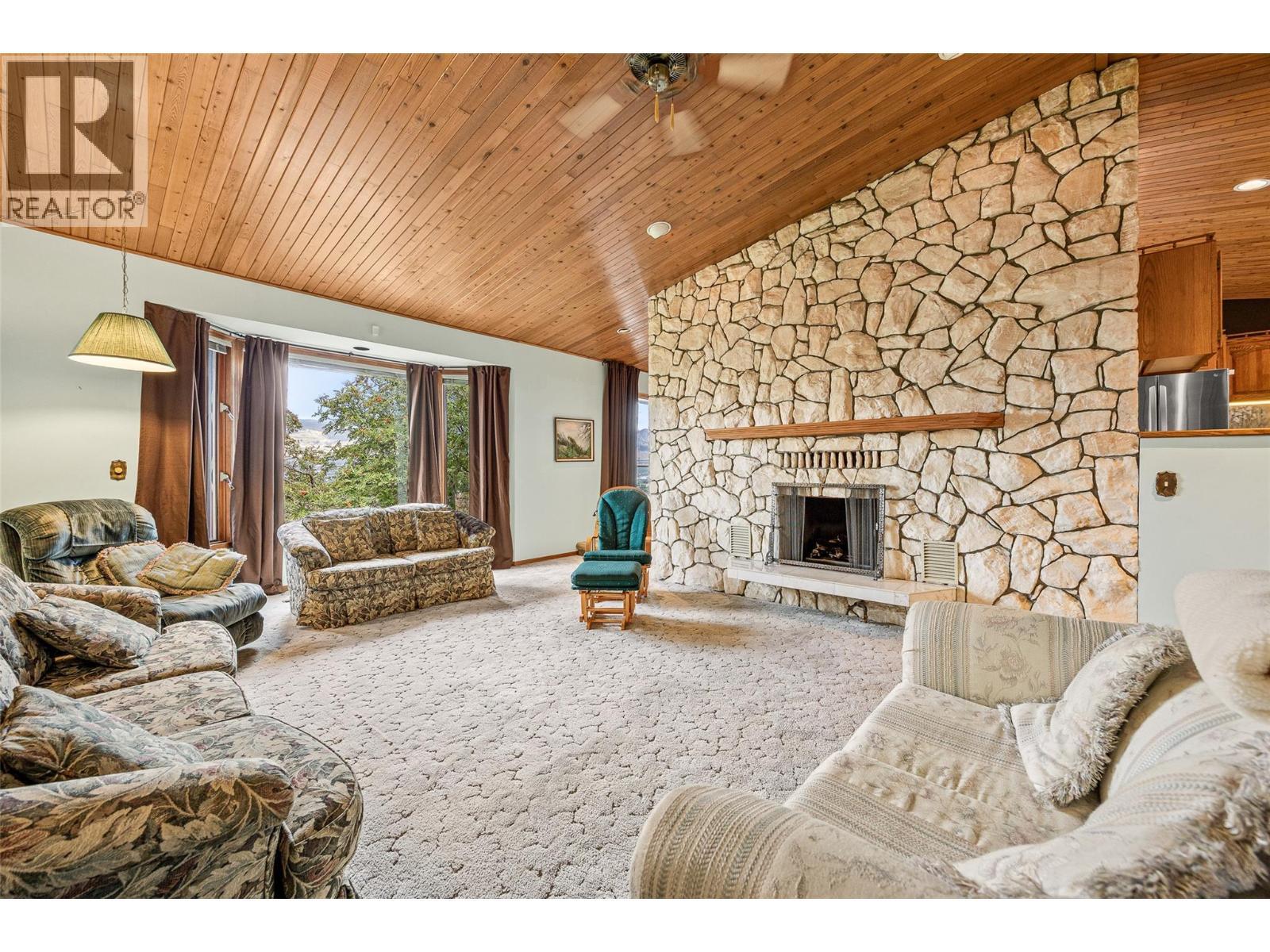 KELOWNA, British Columbia, V1V 1J5, CA, 2 Bedrooms Bedrooms, ,2 BathroomsBathrooms,Residential,For Sale,1948319