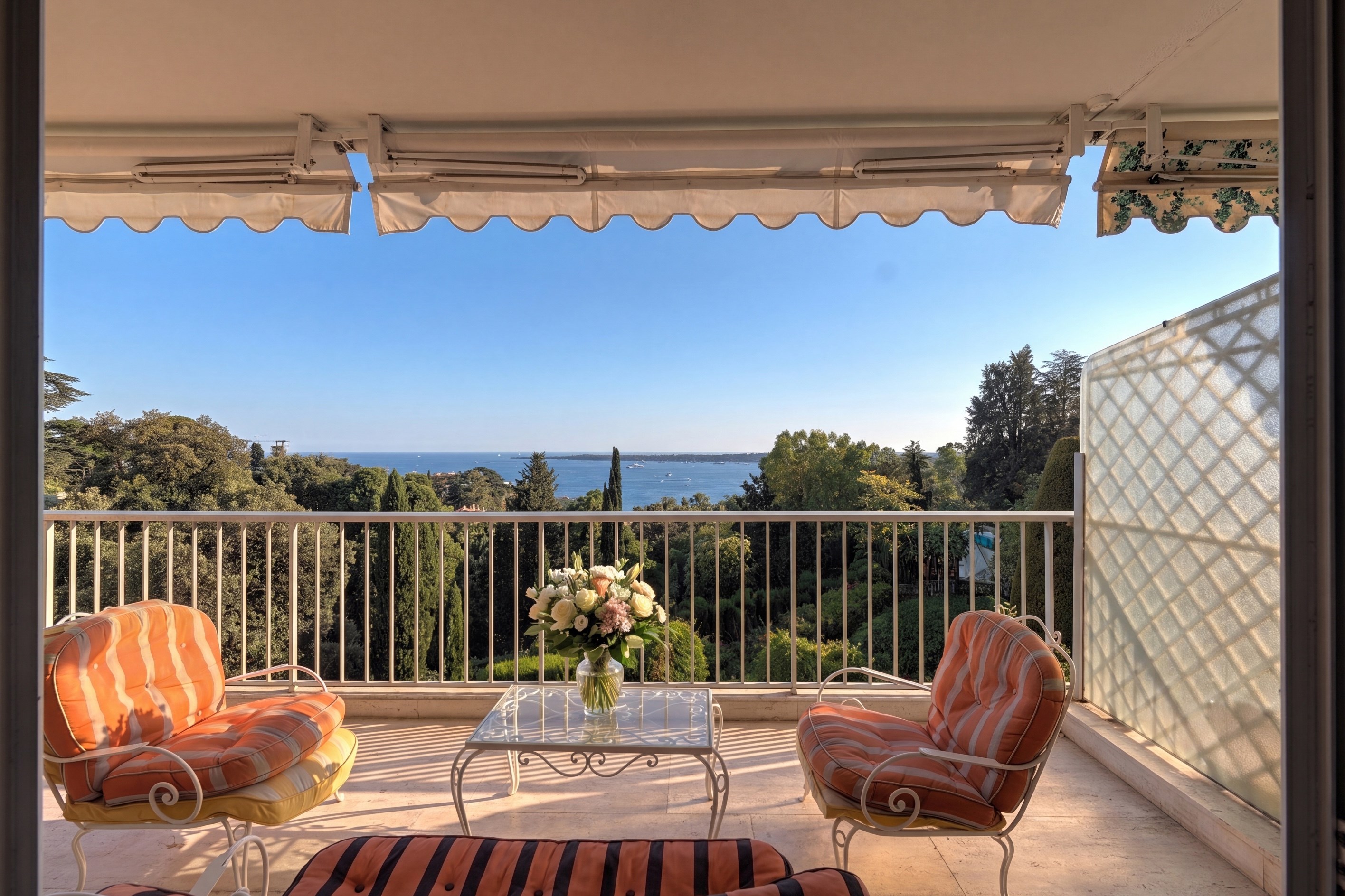  Sea view apartment for renovation in a prestigious residence in Cannes Californ… - 物件實景