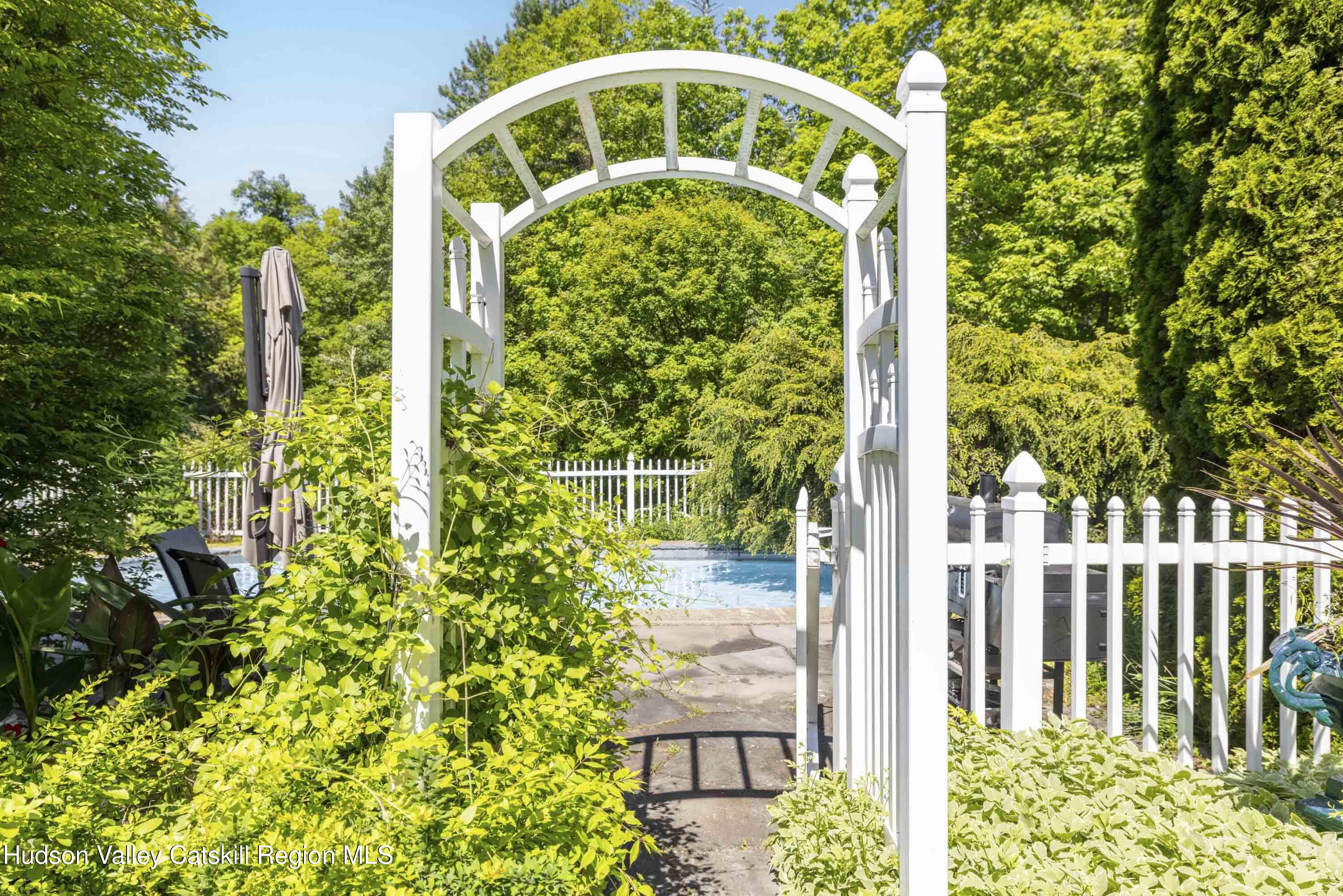 Saugerties, New York, 12477, United States, 2 Bedrooms Bedrooms, ,2 BathroomsBathrooms,Residential,For Sale,1827132