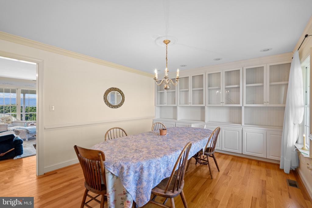 Gore, Virginia, 22637, United States, 4 Bedrooms Bedrooms, ,4 BathroomsBathrooms,Residential,For Sale,1987916