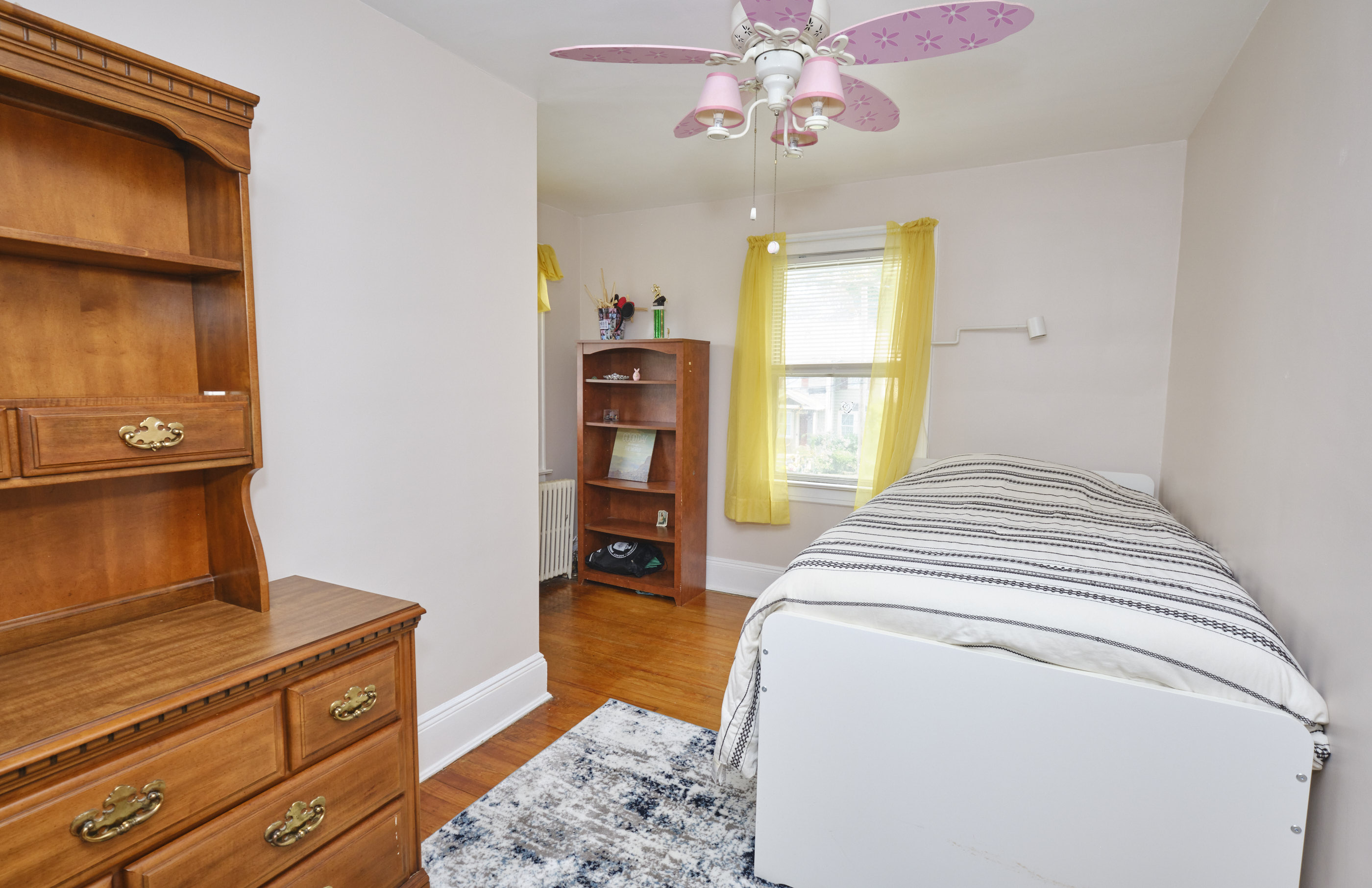 Floral Park, New York, 11001, United States, 3 Bedrooms Bedrooms, ,2 BathroomsBathrooms,Residential,For Sale,1974031