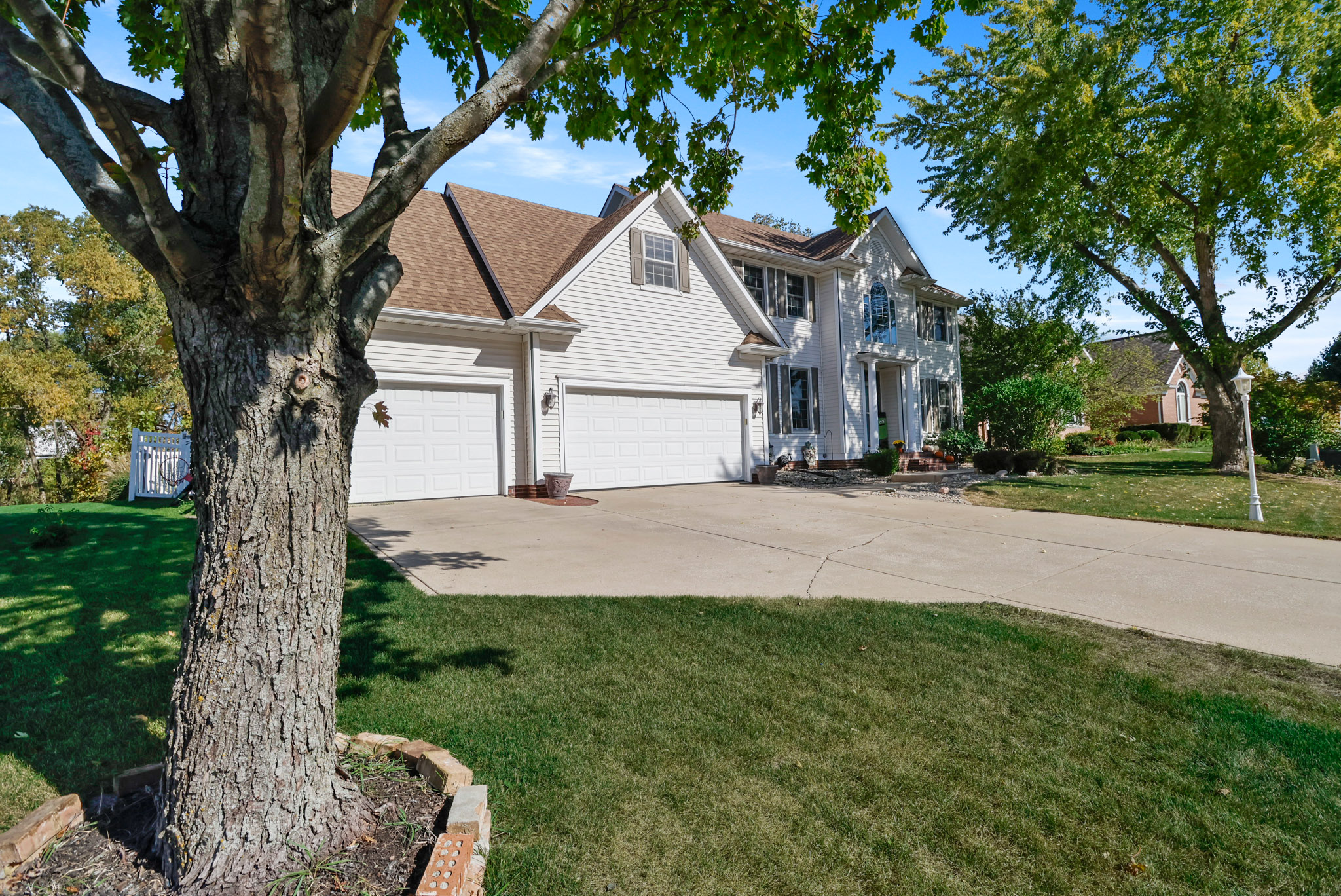 Valparaiso, Indiana, 46385, United States, 5 Bedrooms Bedrooms, ,3 BathroomsBathrooms,Residential,For Sale,1978231