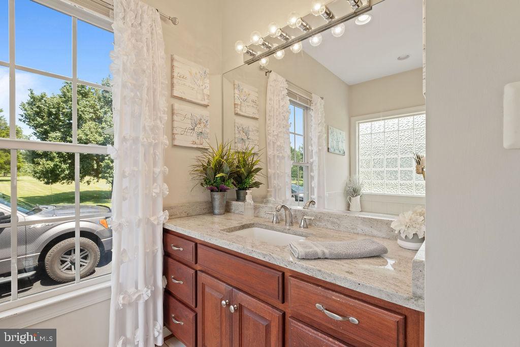 Spotsylvania, Virginia, 22551, United States, 4 Bedrooms Bedrooms, ,5 BathroomsBathrooms,Residential,For Sale,1910445