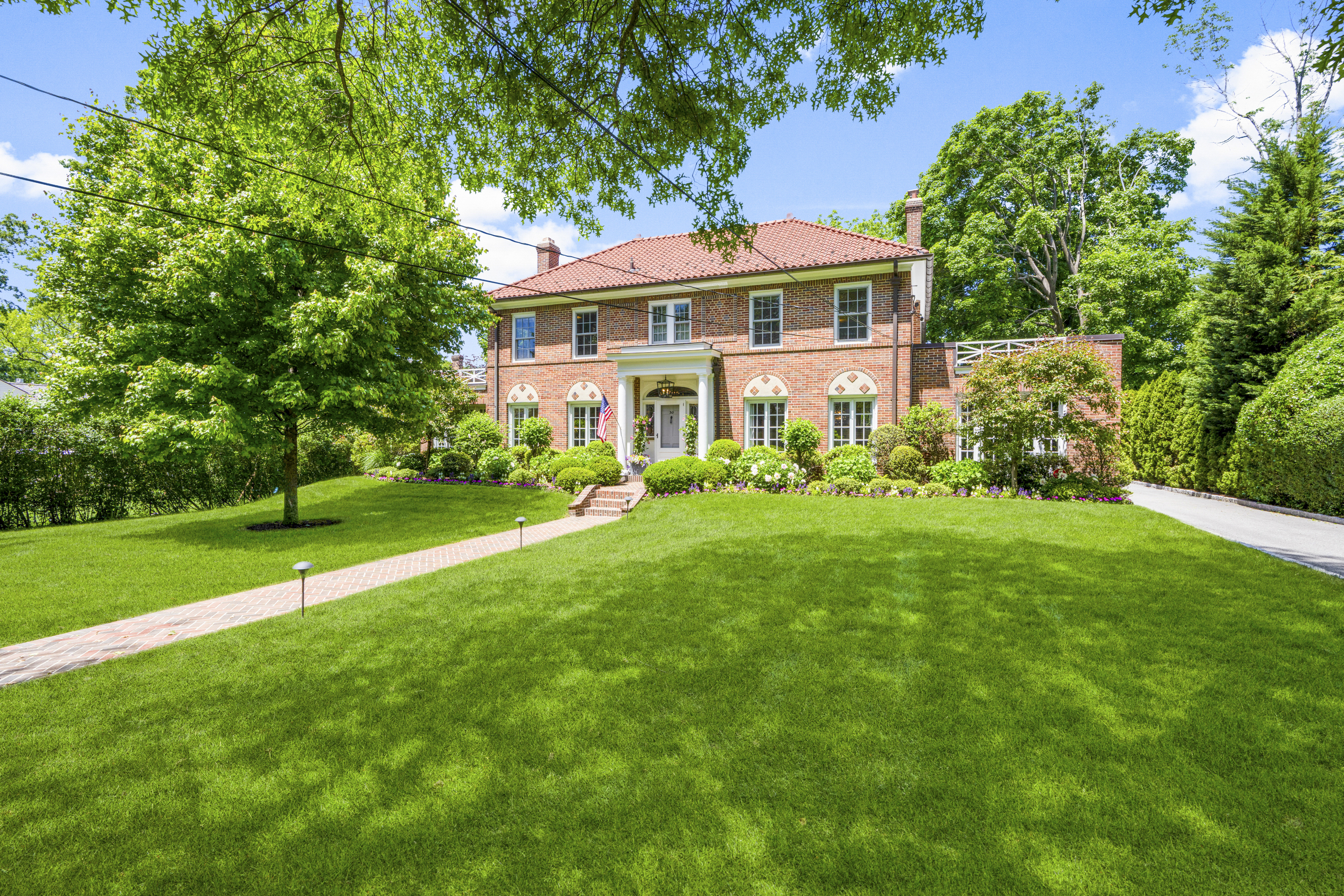 Distinquished Larchmont Manor Brick Colonial - 物件實景