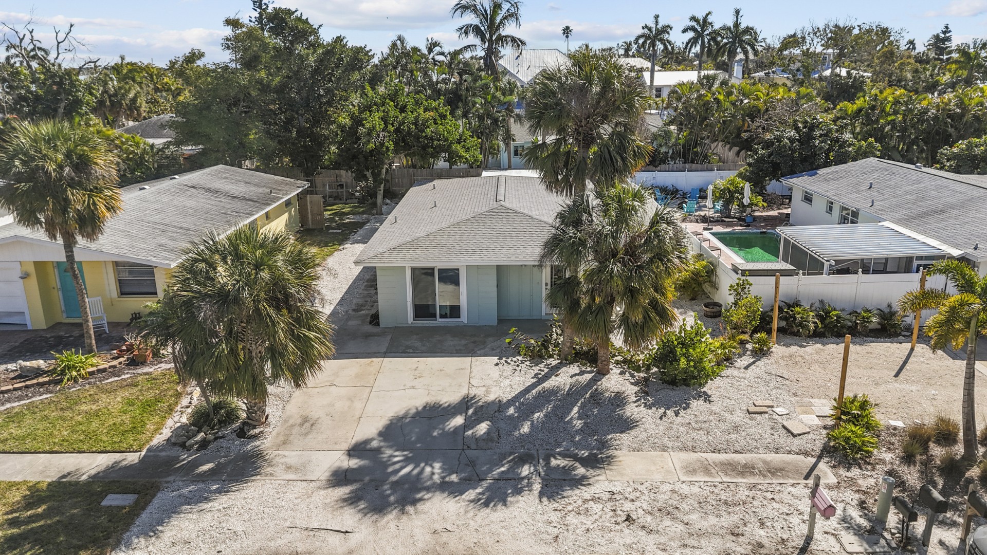 Longboat Key, Florida, 34228, United States, 4 Bedrooms Bedrooms, ,2 BathroomsBathrooms,Residential,For Sale,2017303