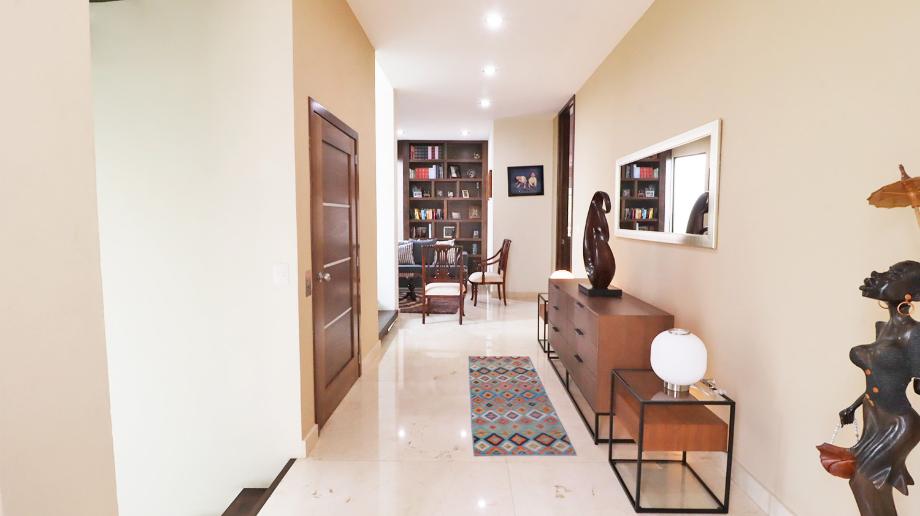 Morelia, Michoacán de Ocampo, 58350, Mexico, 3 Bedrooms Bedrooms, ,4 BathroomsBathrooms,Residential,For Sale,1829040